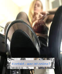 Diese Herrin erzieht User mit dem Rohrstock